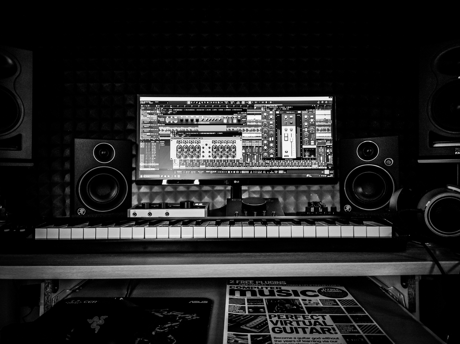 Electronic Studio Setup by argone featuring Kali Audio Lp-6 V2 (2nd Wave), Mackie CR4 4-Inch Creative Pair of Reference Multimedia Monitors, and Universal Audio Volt 276 USB-C Audio Interface and 6 more pieces of gear