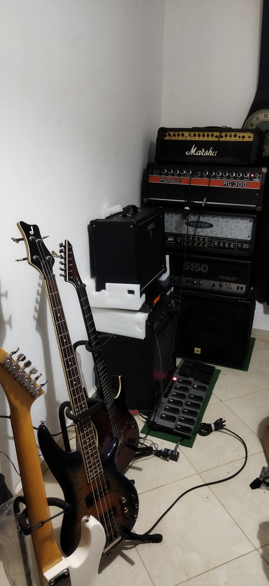 Metal Amp Rig by marouanechakib featuring Jackson Spectra JS3Q Bass Guitar, Washburn Parallaxe S10 FR DLX, and Epiphone S-310 and 9 more pieces of gear