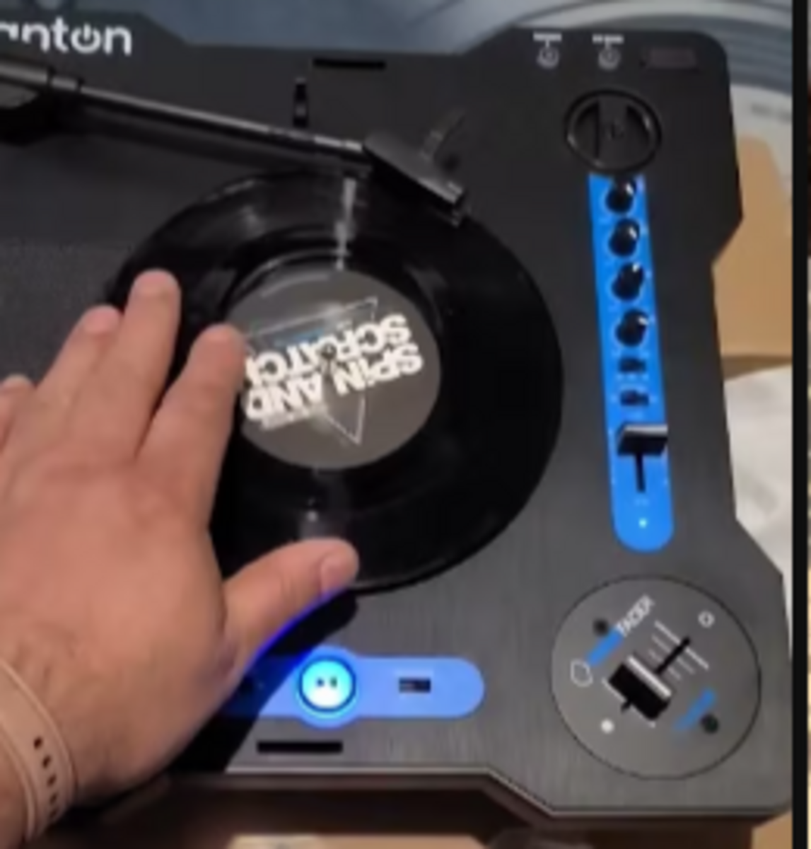 turn_tables's music gear photo