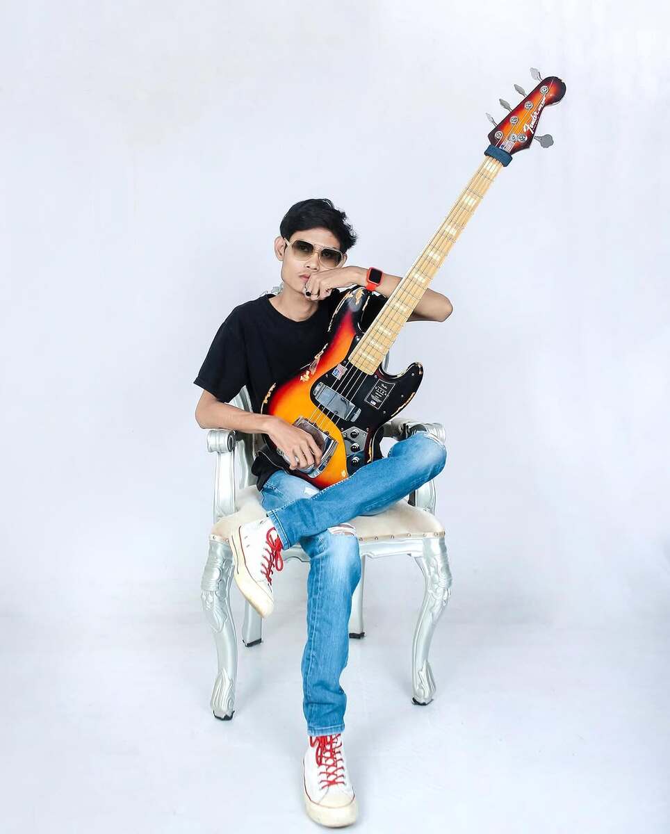 Studio Setup by ariansyari_ featuring Fender Jazz Bass  64 custom shop relic