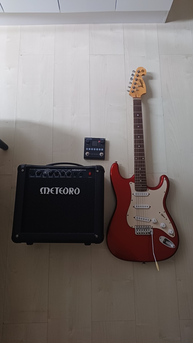 Pedalboard by murailus featuring Meteoro Nitrous Drive 15W, Tagima Stratocaster MG 32 Memphis, and M-Vave Blackbox