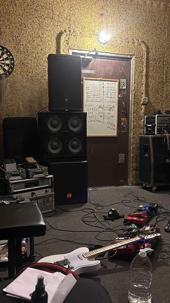 JBL Music Gear Setup by uc_jordan featuring JBL EON715 1300-watt 15-inch Powered PA Speaker, SWR Goliath II 4x10" Bass Cabinet, and JBL MRX518s