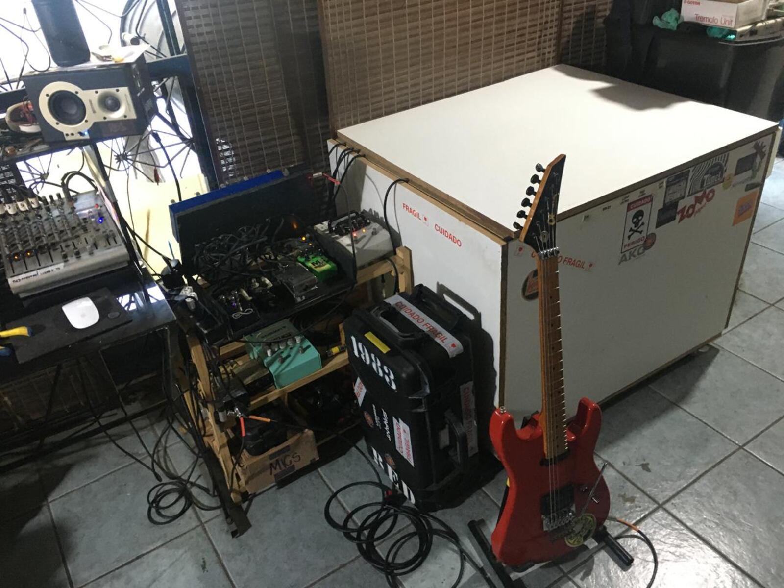 Metal Studio Setup by escobardaniel featuring Charvel Model 1 Electric Guitar, 56 Inc. Tubestation, and VFE Triiiumvirate and 4 more pieces of gear