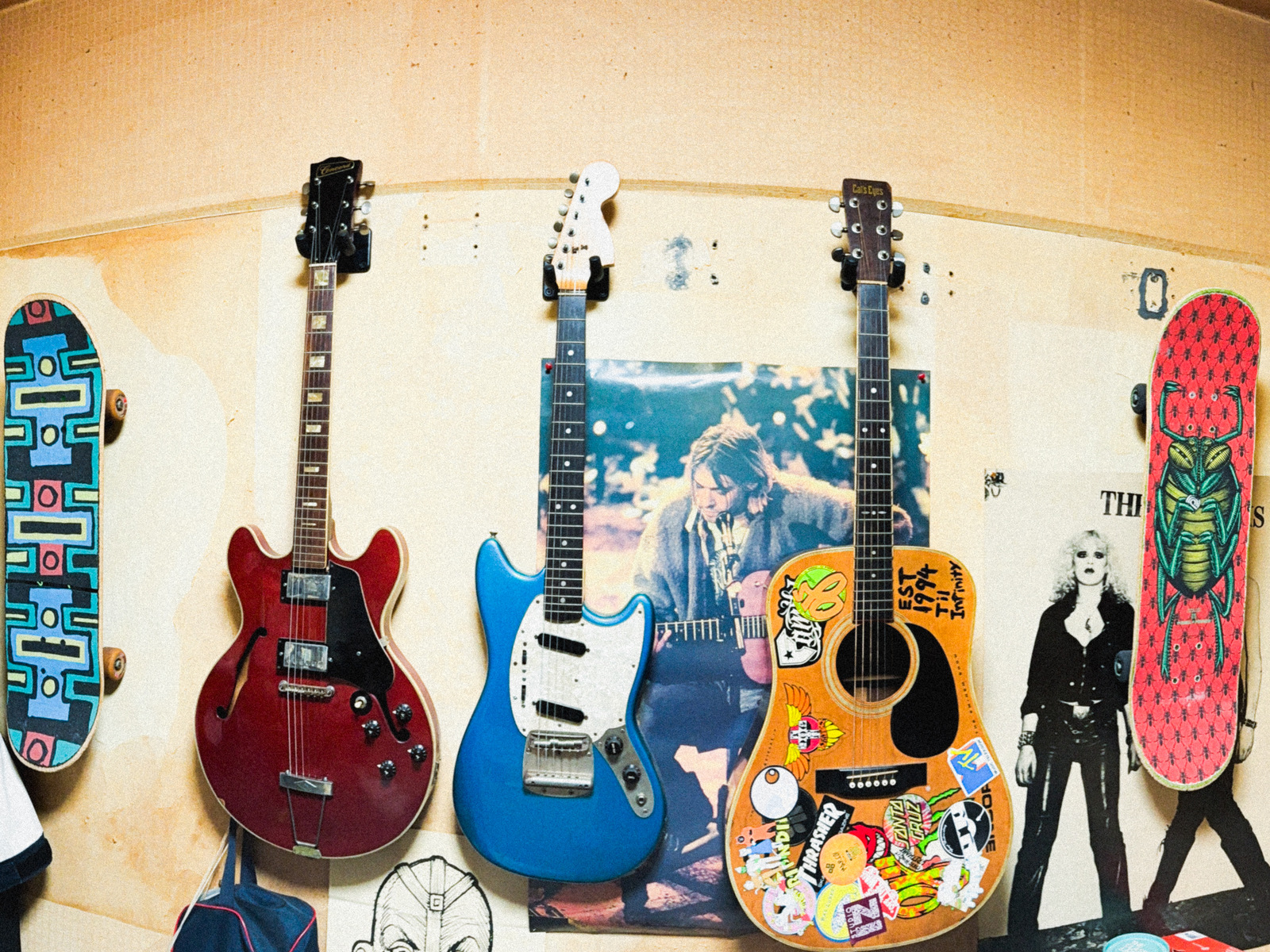 Music Gear Setup by 3tokio featuring Cat's Eyes CE-250, Fernandes FMT-50, and Concord Semi-Acoustic
