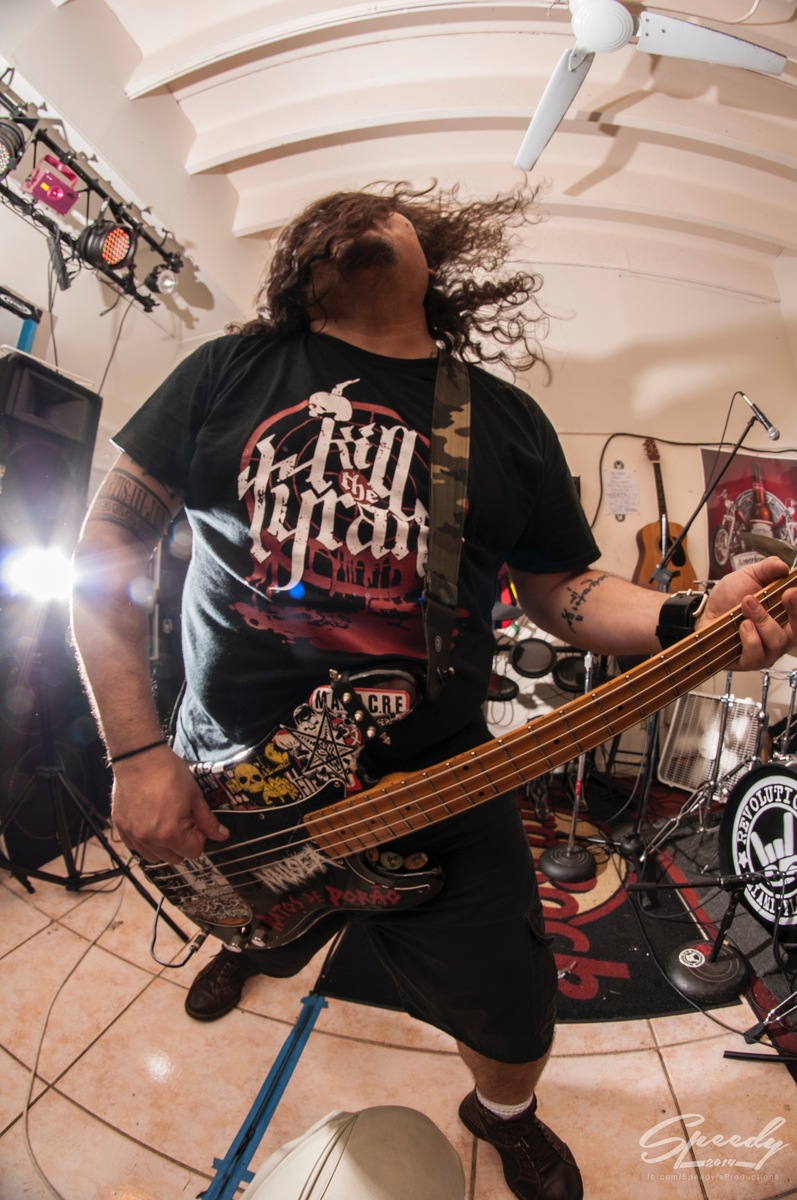 Live Rig by joel_schlamauss featuring Washburn LYON Series Precision Bass