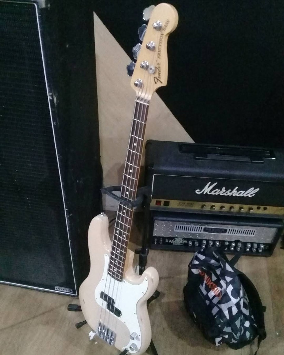 Metal Studio Setup by joaoribeiro featuring Fender Precision Bass, Marshall JCM800 2203, and Ampeg SVT-810E 8x10 Bass Cabinet and 3 more pieces of gear