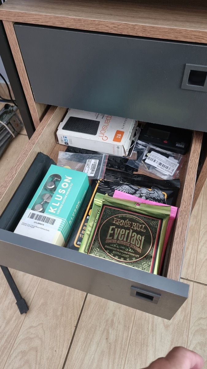 Ernie Ball Studio Setup by joaoribeiro featuring Korg GA-1 Tuner, Ernie Ball Super Slinky Guitar Strings (9-42), and Ernie Ball Regular Slinky Guitar Strings (10-46) and 4 more pieces of gear