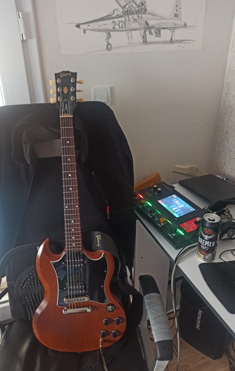 Gibson Pedalboard by hakanbaysal featuring Gibson 2019 SG Standard Tribute, Headrush Core Guitar Multi-effect/Amp Modeler/Vocal Processor Unit, and Gibson Black Leather Strap