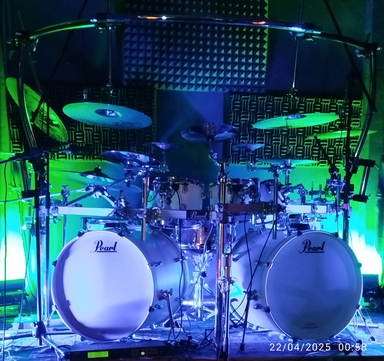 Metal Drum Kit by nikos_bartsokas featuring Pearl Decade Maple DMP943XP/C 3-piece Shell Pack - White Satin Pearl, Zildjian A Series 18'' Medium Thin Crash, and Zildjian 14" A New Beat HiHats and 18 more pieces of gear