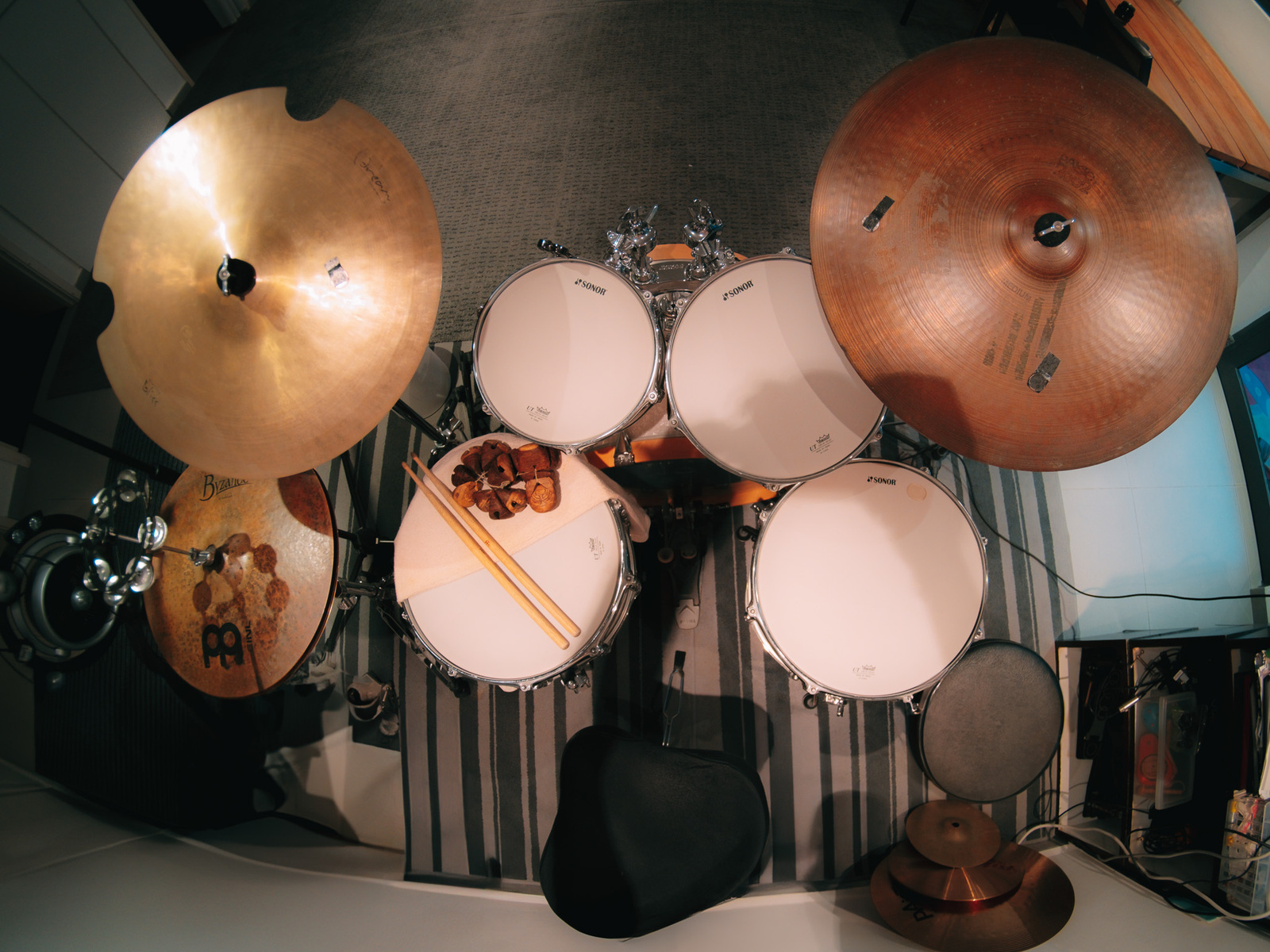 Drum Kit by jcthe7 featuring Dream Cymbals Dream VBCRRI19 Vintage Bliss Crash/Ride Cymbal - 19-inch, Meinl Byzance Dark Crash, and Paiste 22" 2002 Ride