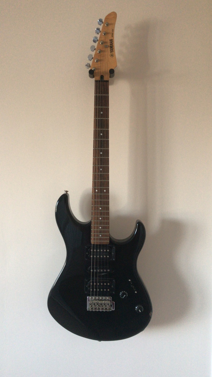 Music Gear Setup by hobie featuring Yamaha ERG121