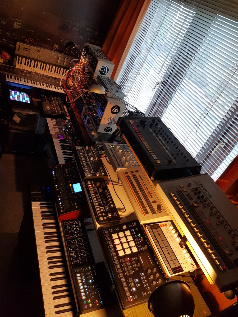 tunnelone's music gear photo