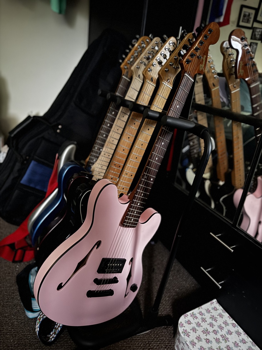 Music Gear Setup by deanince featuring Fender Tom Delonge Starcaster