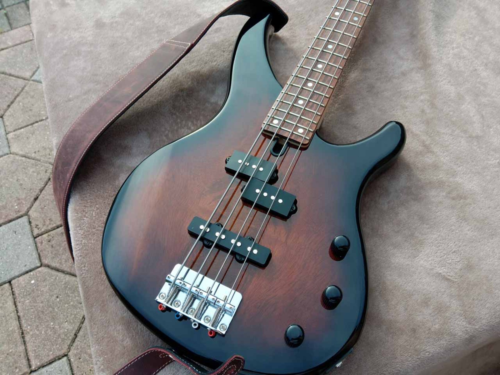 Music Gear Setup by jeremy_crockett featuring Yamaha Mango Wood 4-String Electric Bass Guitar