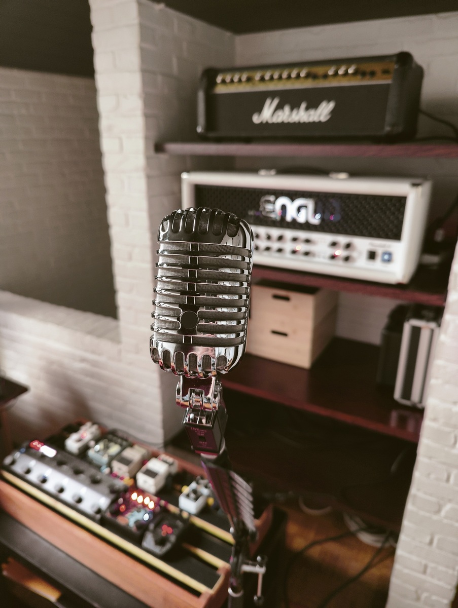 Metal Studio Setup by kyron_vannuffelen featuring Engl Powerball II E645/2, Marshall Valvestate 8100, and Boss ES-8 Effects Switching System and 9 more pieces of gear