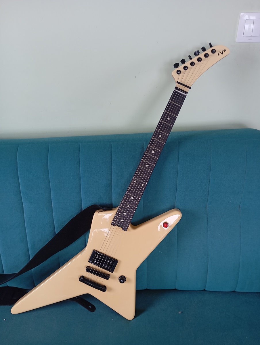 Music Gear Setup by strachowyj featuring EVH Limited Edition Star TOM