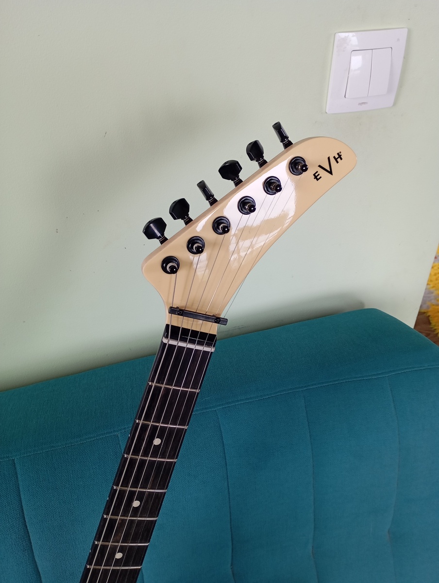 Music Gear Setup by strachowyj featuring EVH Limited Edition Star TOM