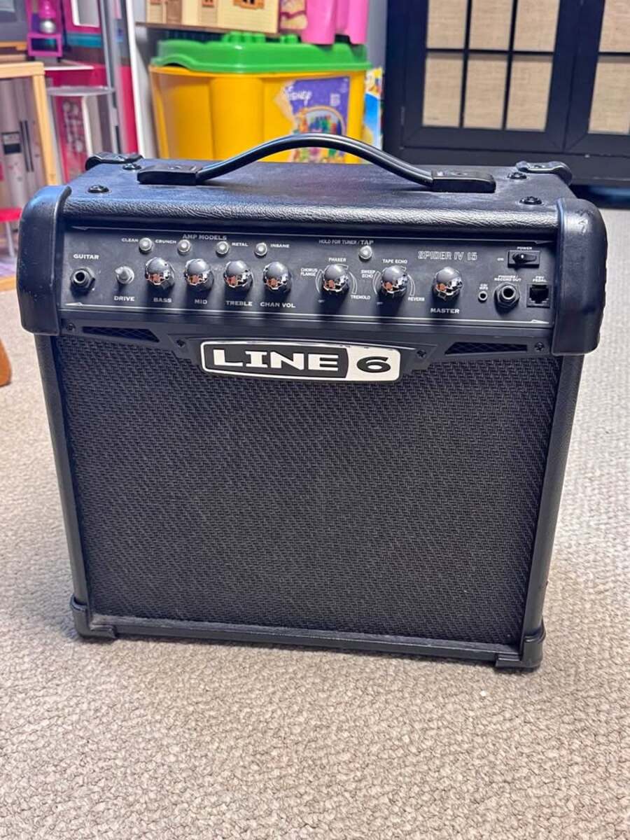 Amp Rig by sgazor12 featuring Line 6 Spider IV 15-watt Combo Amplifier