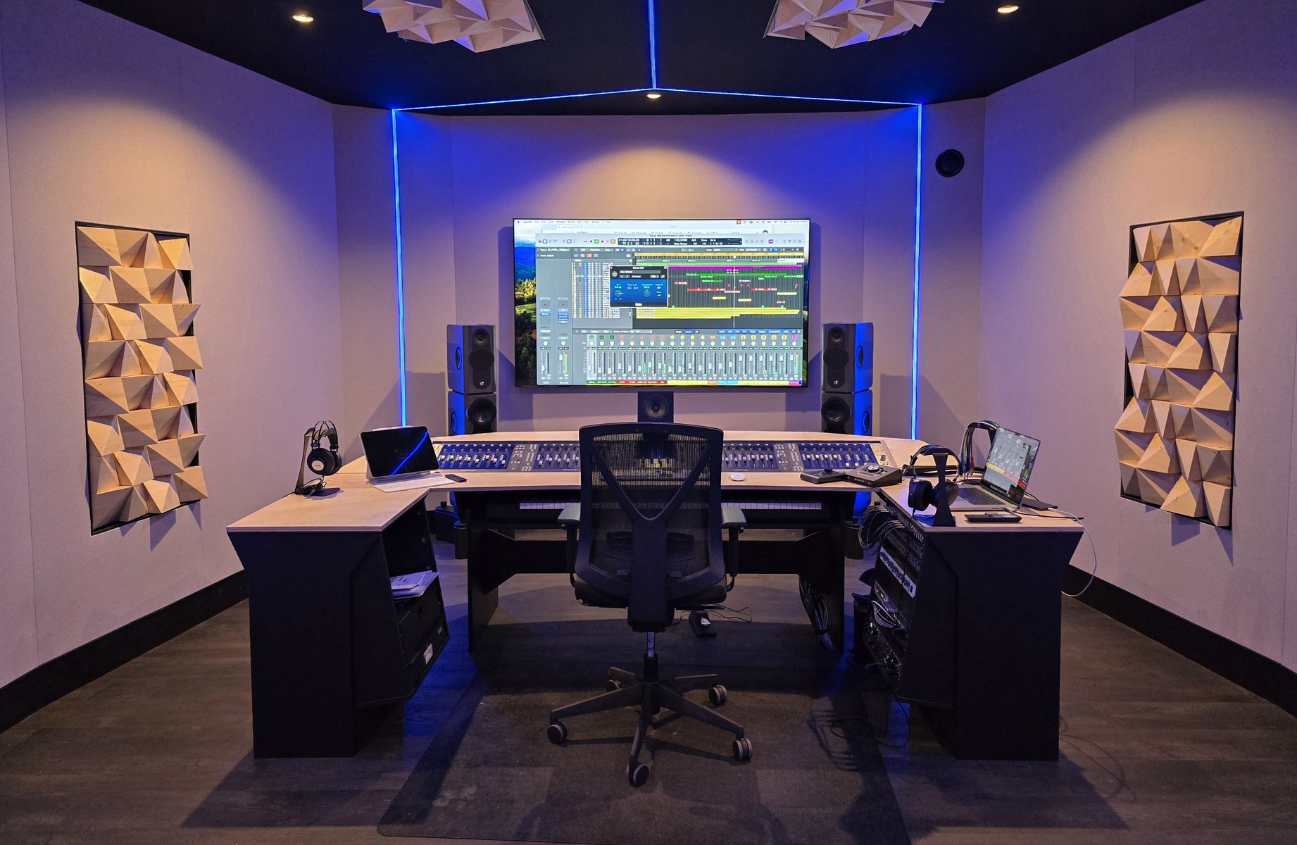 Electronic Studio Setup by berry_in_the_box featuring Kii Three BXT, Solid State Logic UF8, and Solid State Logic UC1 and 9 more pieces of gear