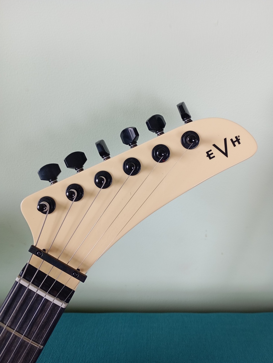 Music Gear Setup by strachowyj featuring EVH Limited Edition Star TOM