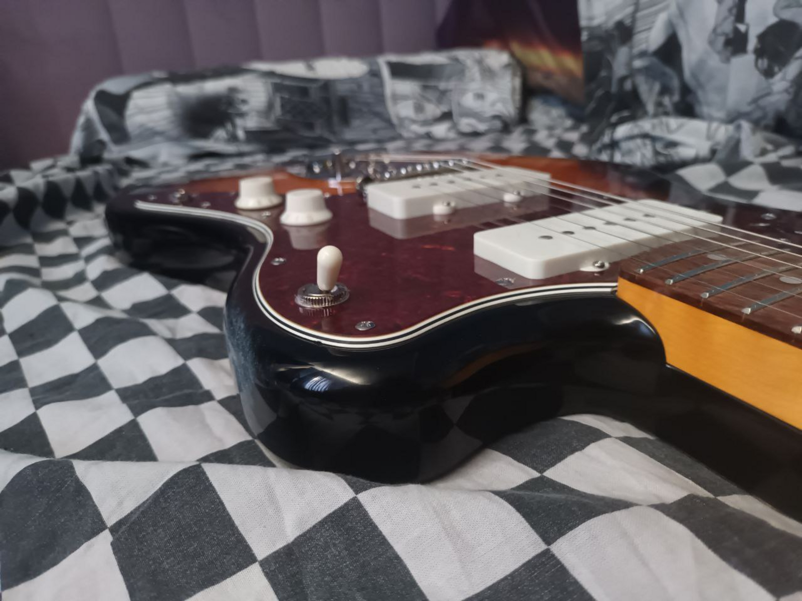 Music Gear Setup by kir_aoi featuring Squier Classic Vibe '60s Jazzmaster