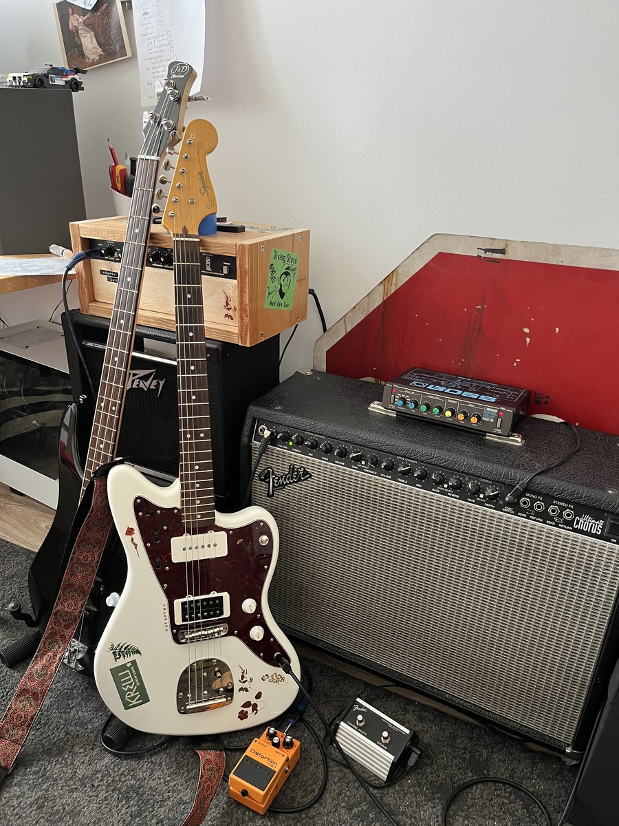 Boss Pedalboard by fryta featuring Squier Classic Vibe '60s Jazzmaster, Boss RDD-10, and Boss DS-1 Distortion and 2 more pieces of gear