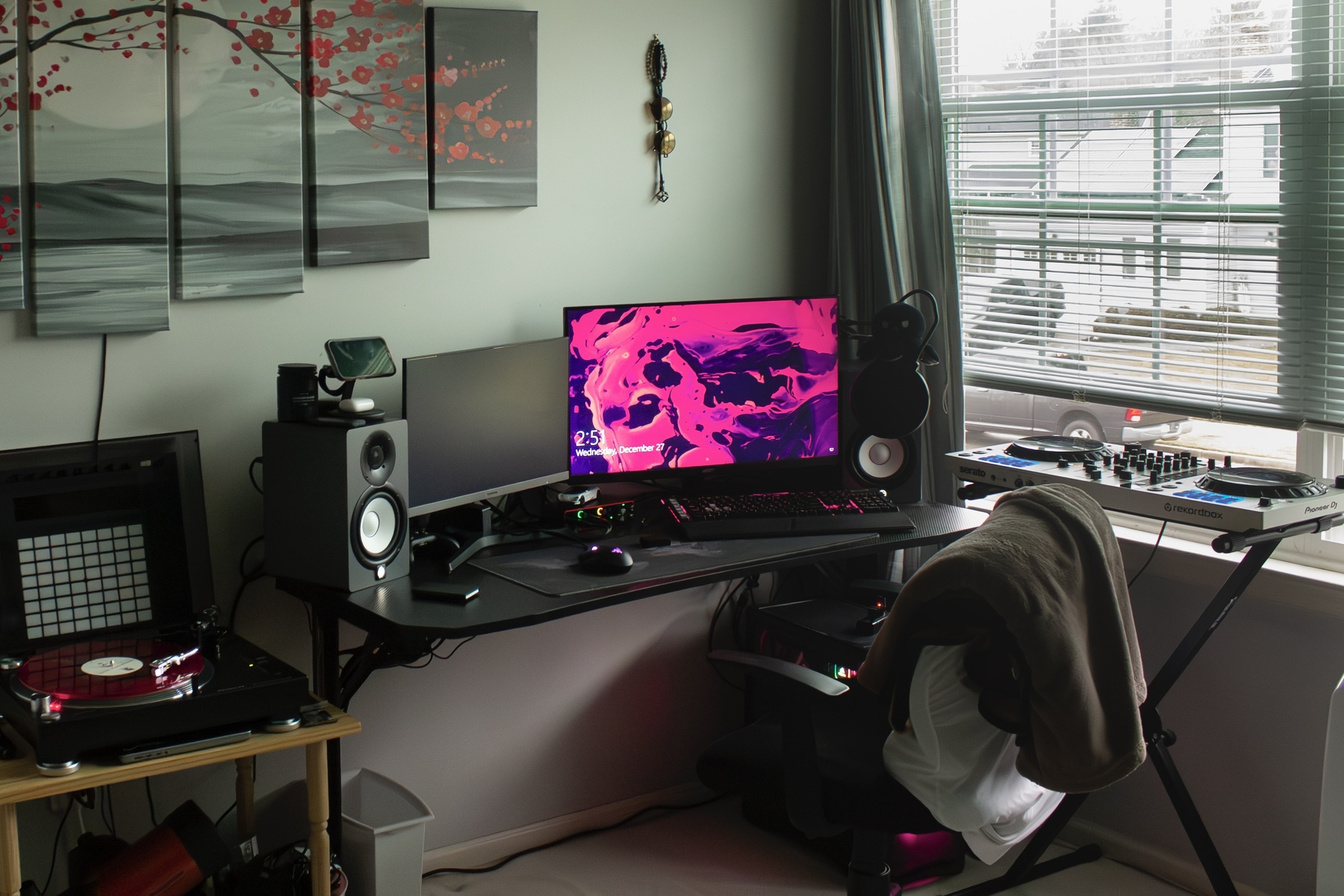 Electronic Studio Setup by v1erek featuring Pioneer PLX-500, Ableton Push 2, and Yamaha HS5 and 3 more pieces of gear