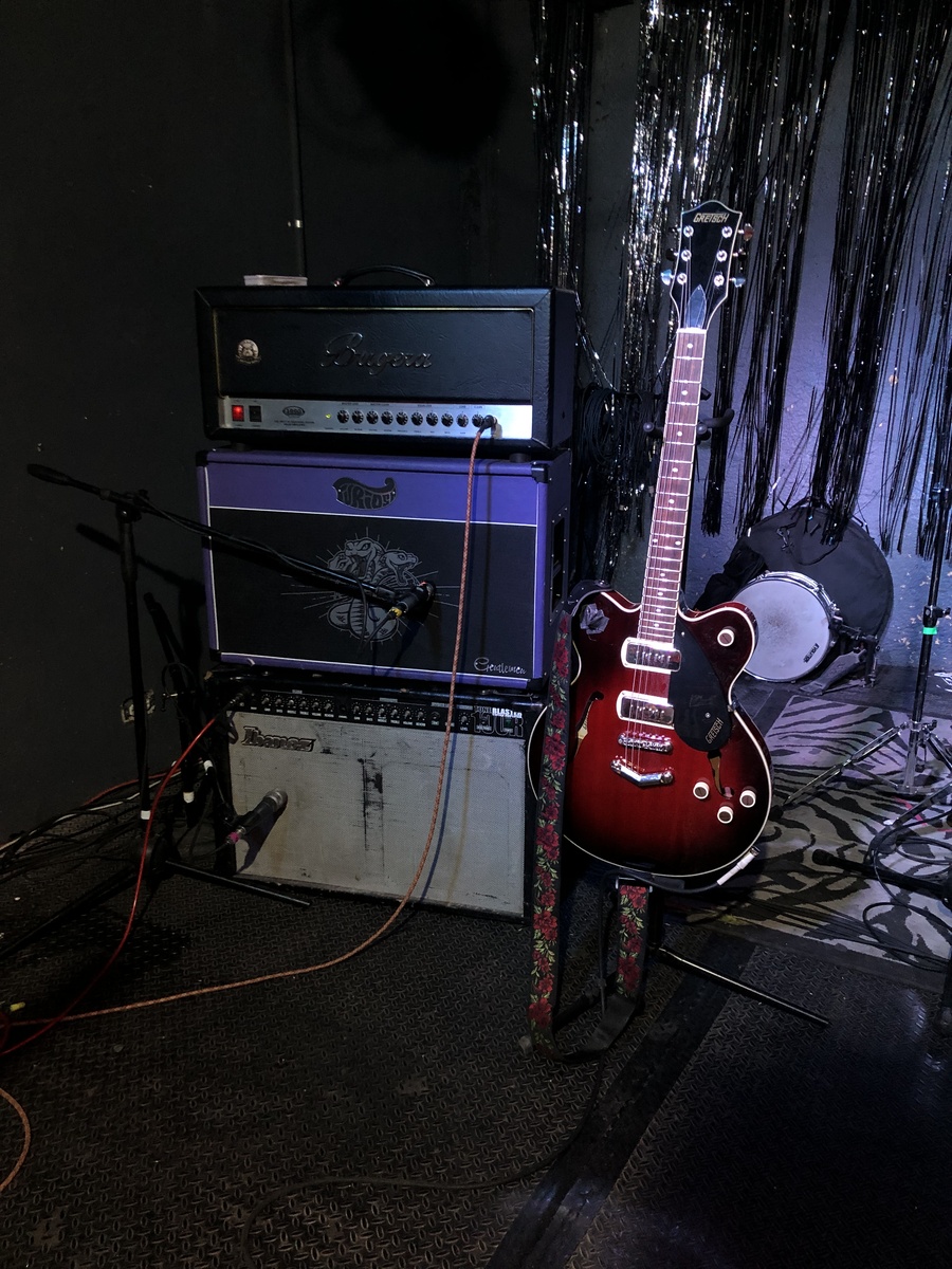 Live Rig by alanvargas featuring Bugera 1990 Infinium, Gretsch G2622-P90 Streamliner, and Ibanez Tone Blaster 100R