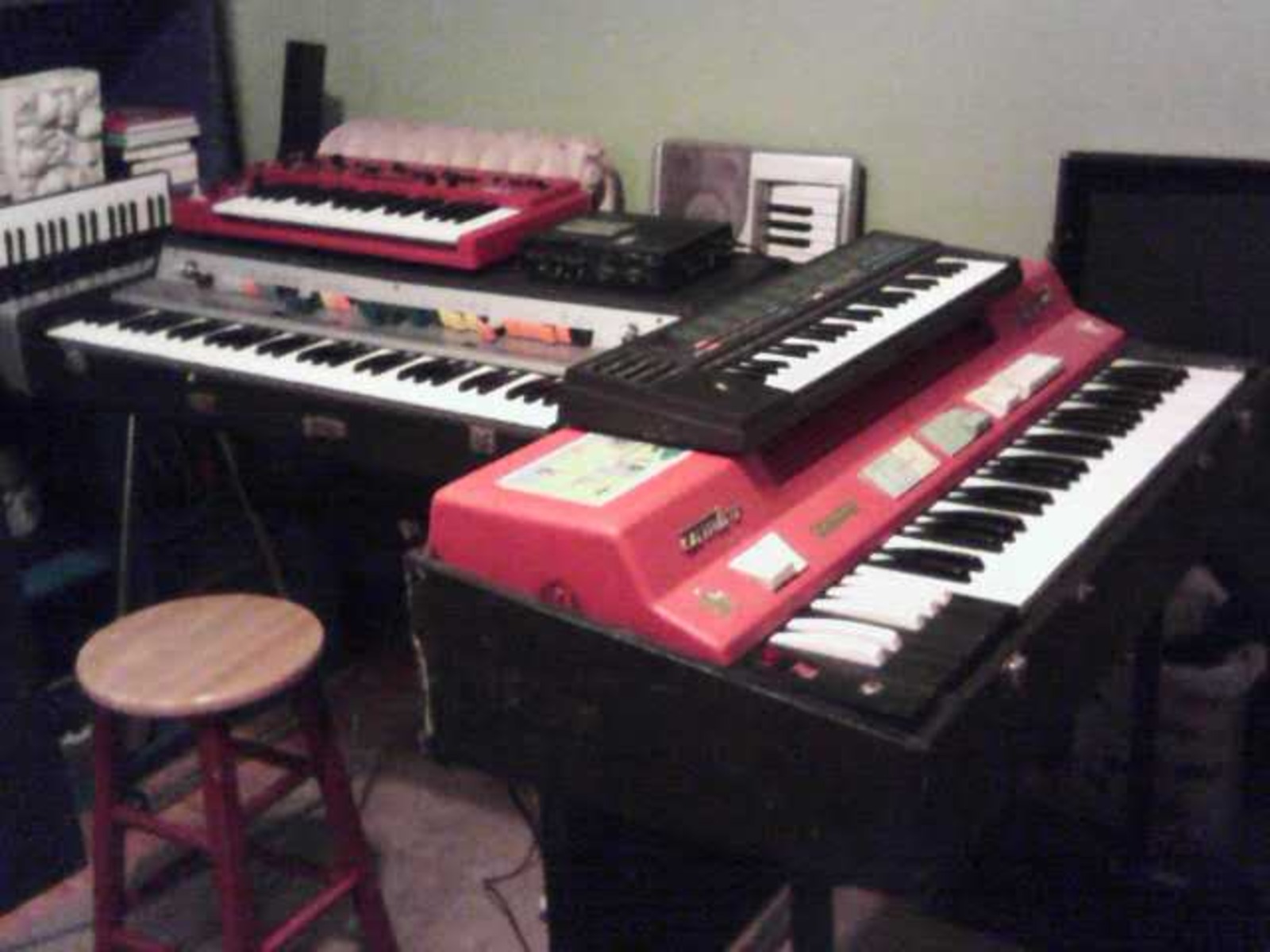 Electronic Studio Setup by gilbertfil featuring Farfisa Combo Compact, Farfisa VIP 345, and Behringer MS-1 RD and 2 more pieces of gear