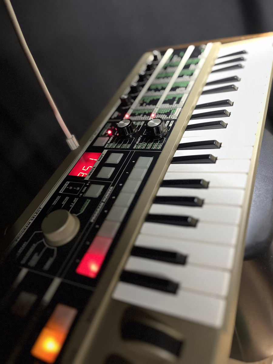 Electronic DJ Setup by antonio_marcos_d_avila featuring Korg MicroKORG