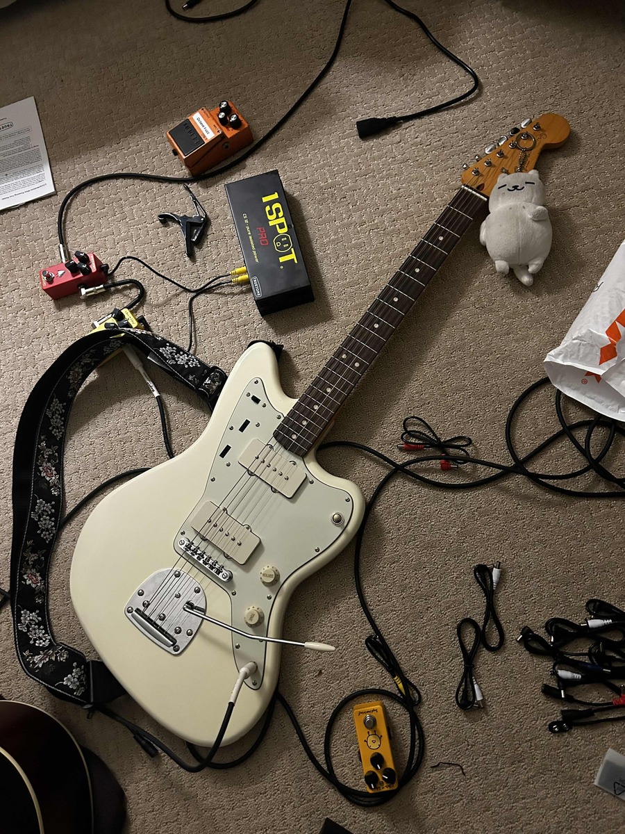 Effects Bakery Music Gear Setup by nightmaracausal featuring Squier J Mascis Jazzmaster, Truetone 1 Spot Pro CS12, and Effects Bakery EB-BOD Bagel OverDrive and 3 more pieces of gear