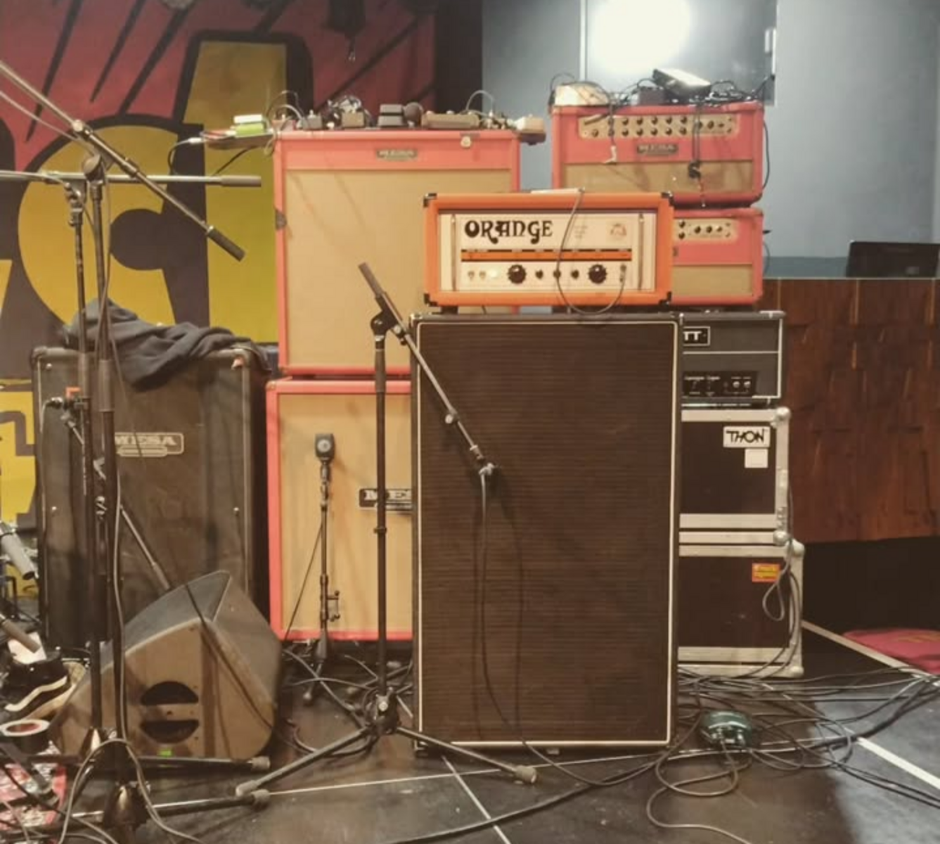 Ampeg Live Rig by andreas_voland featuring Orange Amplifiers AD 200 Bass Mk 3 and Ampeg 610 HLF