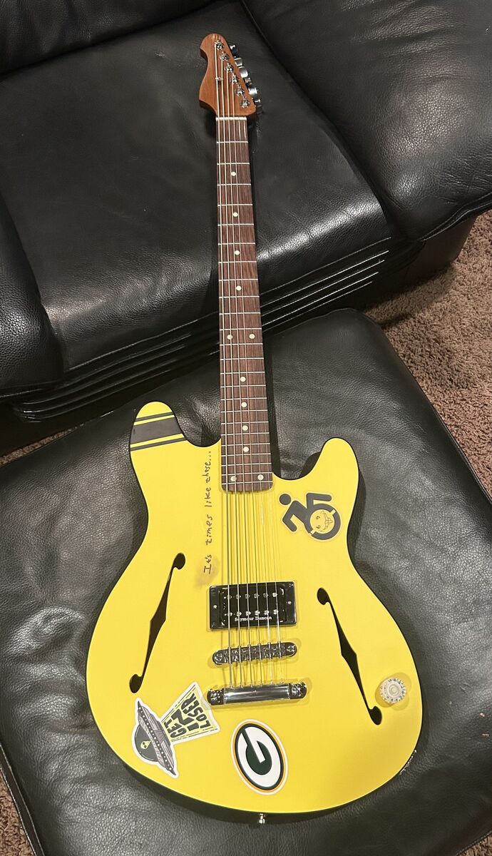 Metal Music Gear Setup by joepro182 featuring Warmoth Baritone Mooncaster, Ernie Ball Baritone Slinky Guitar Strings (13-72), and Seymour Duncan SH-5 Duncan Custom and 1 more piece of gear