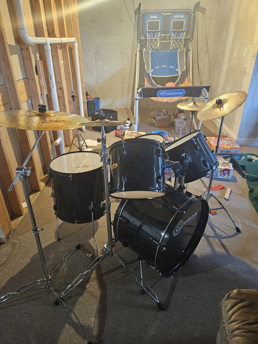 Drum Kit by ianm_sings featuring Gammon Percussion 5 Piece Drum Set