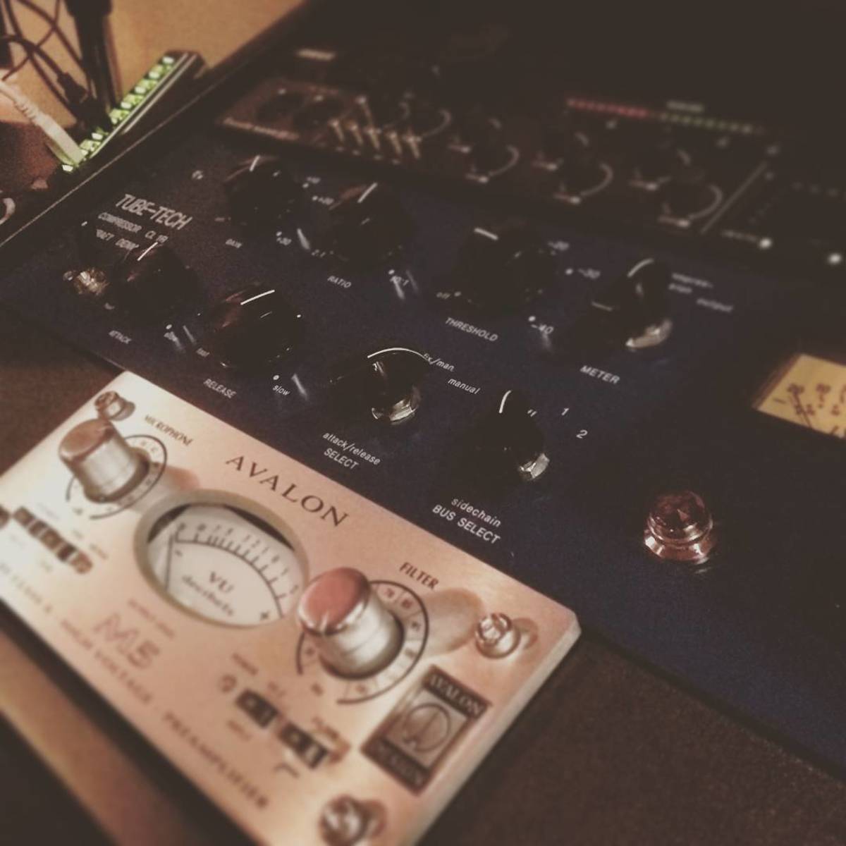 Electronic Studio Setup by beaudamion featuring Avalon M5 Mic Preamp and TUBE-TECH CL-1B