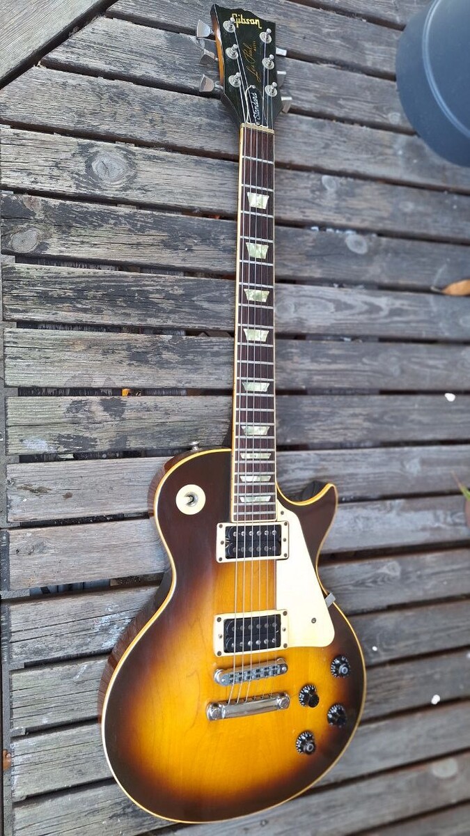 Studio Setup by sacha_il_bove_show featuring 1980 Gibson Les Paul Standard