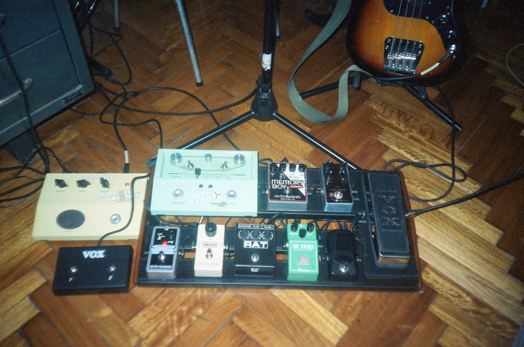 Studio Setup by matiaslartirigoyen featuring Danelectro DTE-1 Reel Echo, Electro-Harmonix Memory Boy, and MXR M133 Micro Amp and 5 more pieces of gear