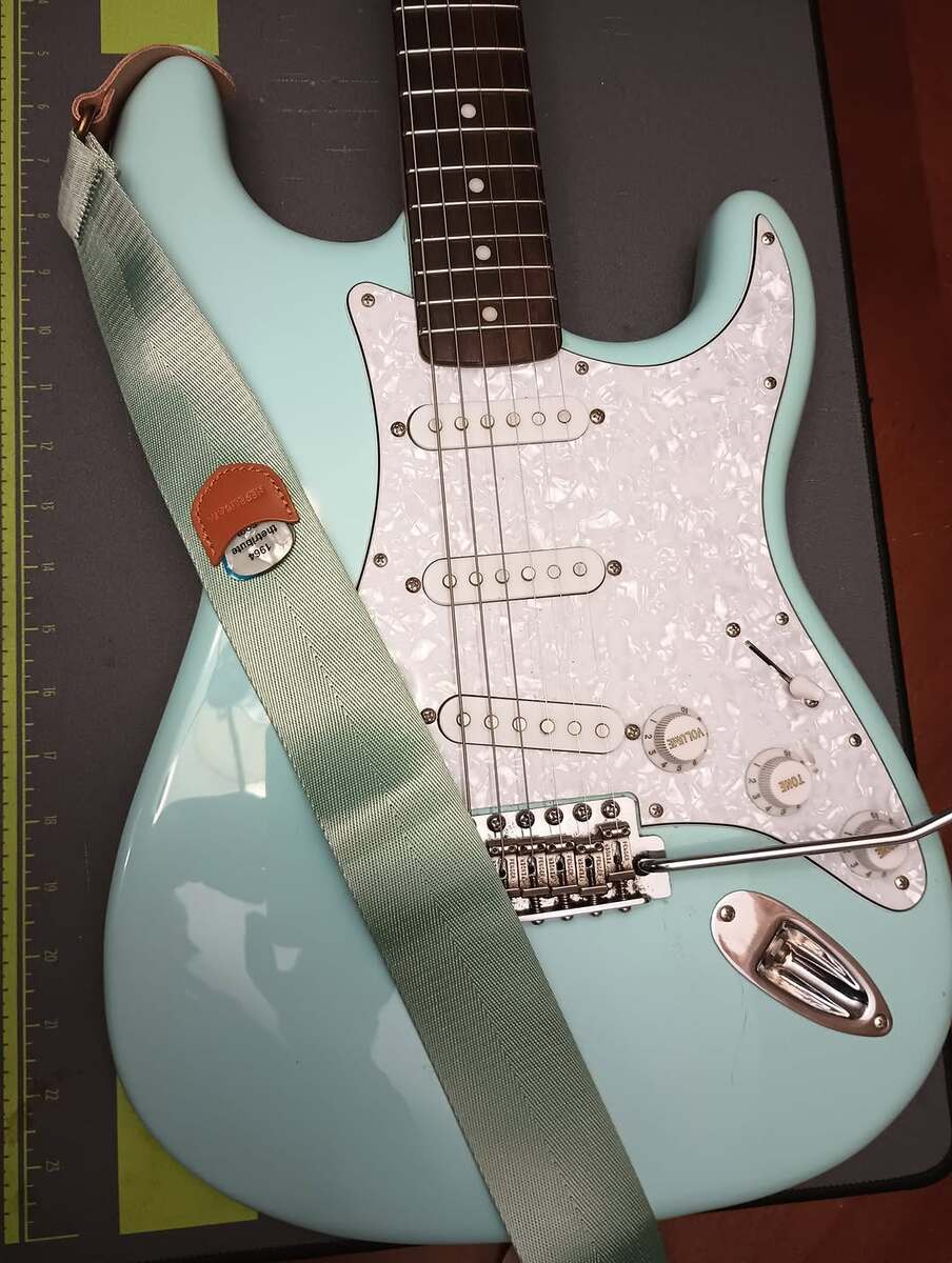 Music Gear Setup by wannabeatle featuring Fender Stratocaster Electric Guitar