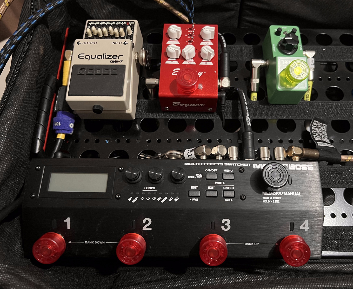 Boss Pedalboard by fagner_jaques featuring Boss GE-7 Graphic Equalizer, Bogner Ecstasy Red Mini, and Ibanez TS808 Tube Screamer and 1 more piece of gear
