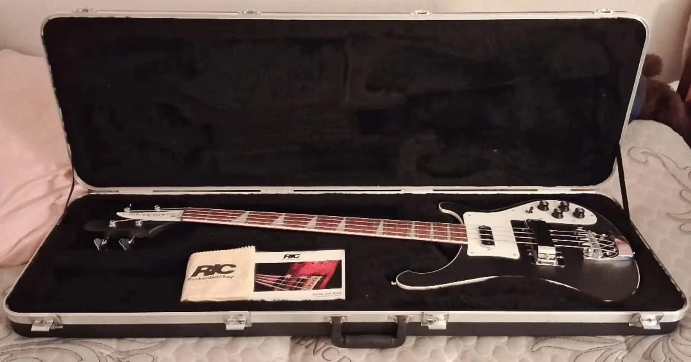 Music Gear Setup by pixelated featuring Rickenbacker 4003