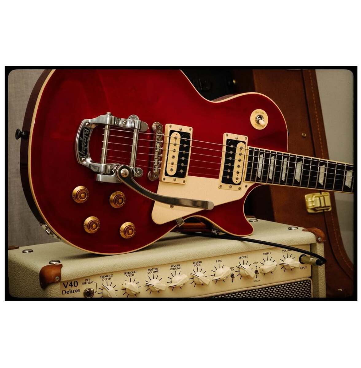 Gibson Music Gear Setup by lazarus featuring Gibson Les Paul Classic and Victory Amplification V40 Deluxe The Duchess 40-watt Guitar Head