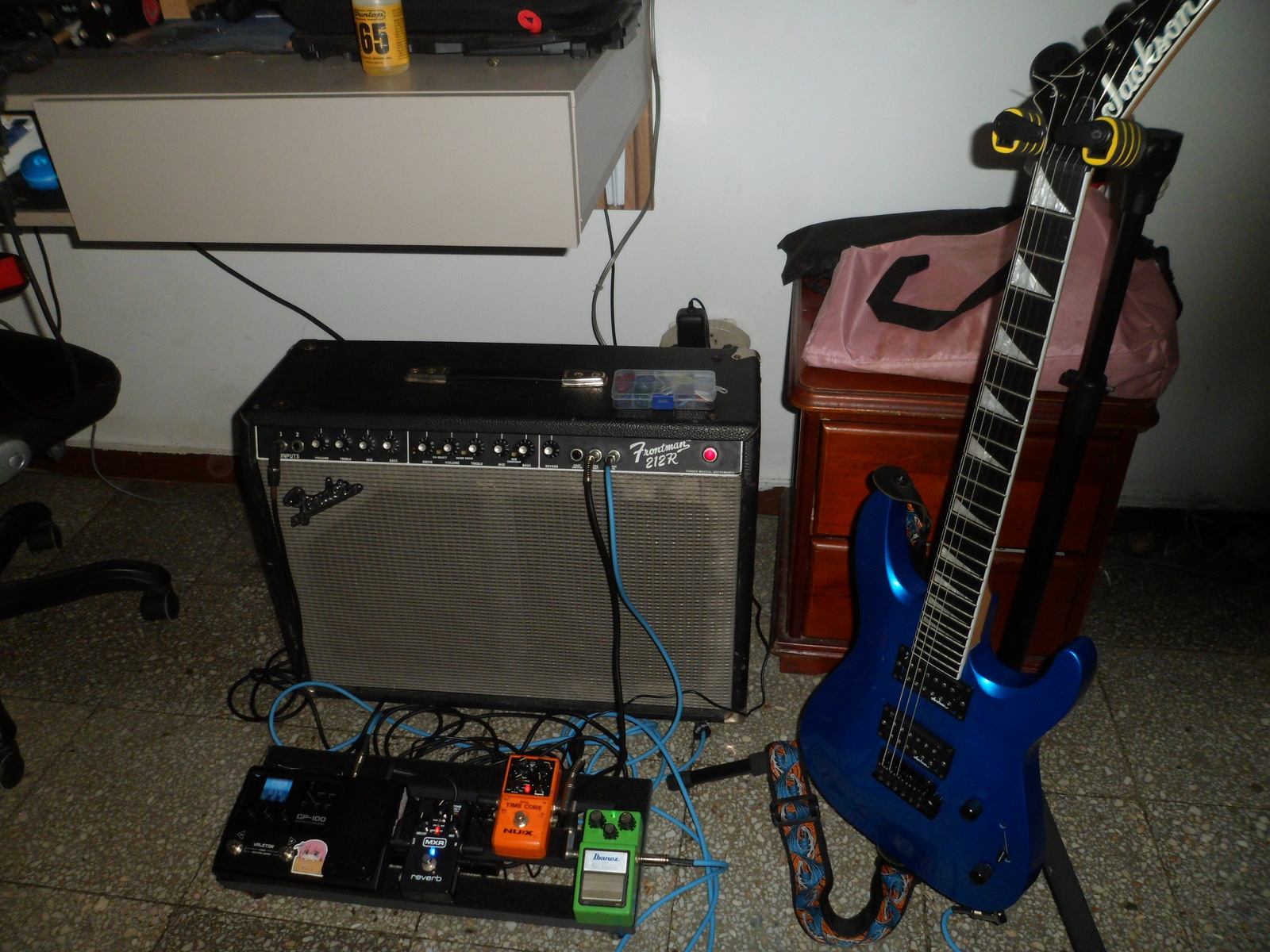 Metal Pedalboard by hojaldre featuring Fender Frontman 212R 100-Watt 2x12-Inch Guitar Combo Amp, Valeton GP-100, and Jackson Dinky Arch Top JS22 DKA and 8 more pieces of gear