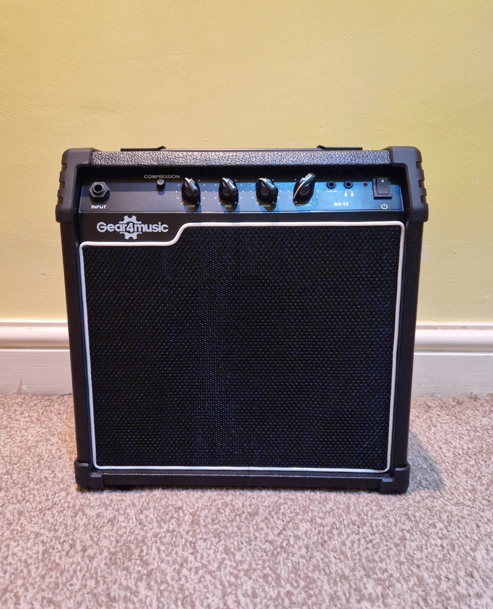 Amp Rig by jdmattinson featuring Gear4Music 15W Electric Bass Amp