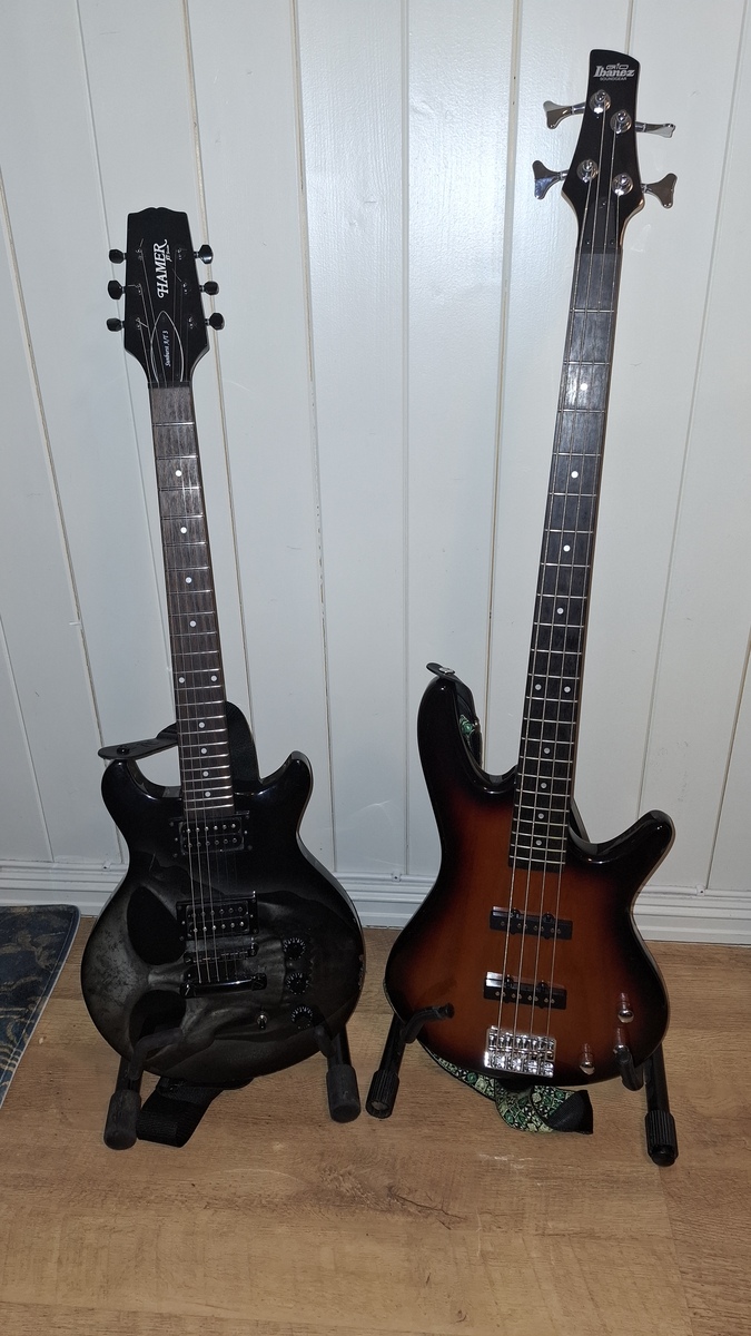 Music Gear Setup by lars_gustav_larsson featuring Hamer Sunburst, Ibanez GSR 180 soundgear, and Oak River Company Morgan Green Mosaic Nylon strap
