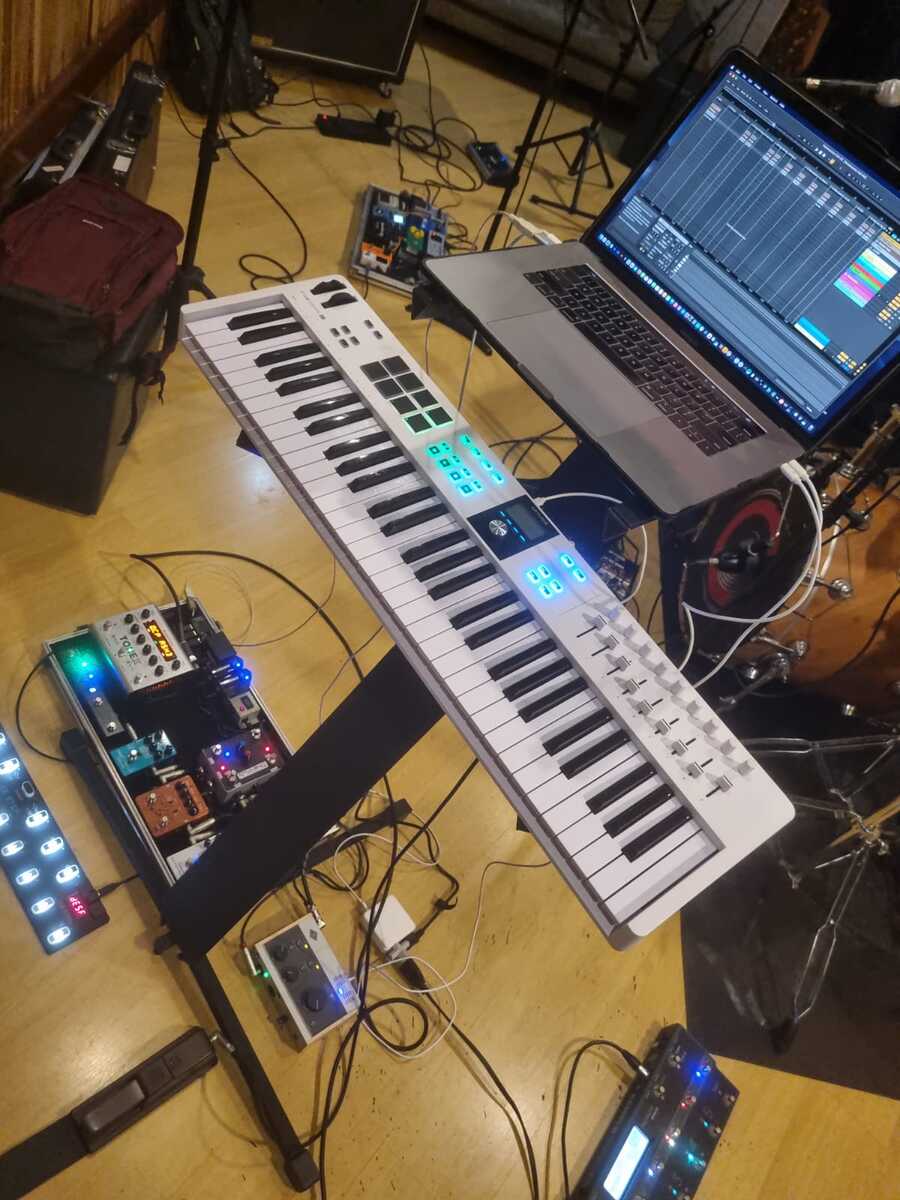 Pedalboard by marcelo_carboni featuring Arturia KeyLab Essential mk3 61-key Keyboard Controller, Line 6 Relay G70, and Keith McMillen Instruments 12 Step and 10 more pieces of gear