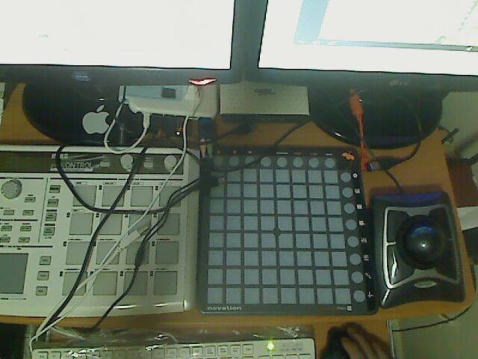 ahrofficial's music gear photo