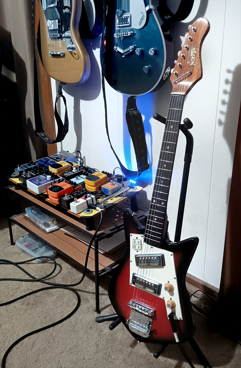 Pedalboard by memoryloop featuring Norma EG 403-2, Squier Contemporary Jaguar HH ST, and Gretsch G5220 Electromatic Jet BT and 15 more pieces of gear