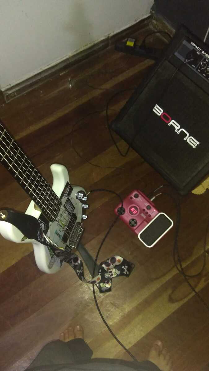 Zoom Pedalboard by esleier featuring Tagima TBM-5 and Zoom B1X