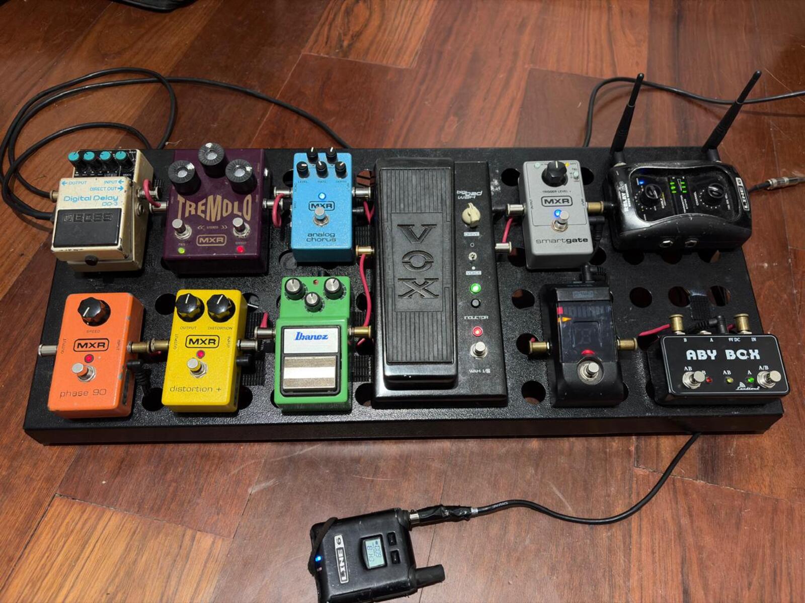Metal Pedalboard by chrystian featuring Boss DD-3 Digital Delay, MXR M159 Stereo Tremolo Pan, and MXR M234 Analog Chorus and 6 more pieces of gear