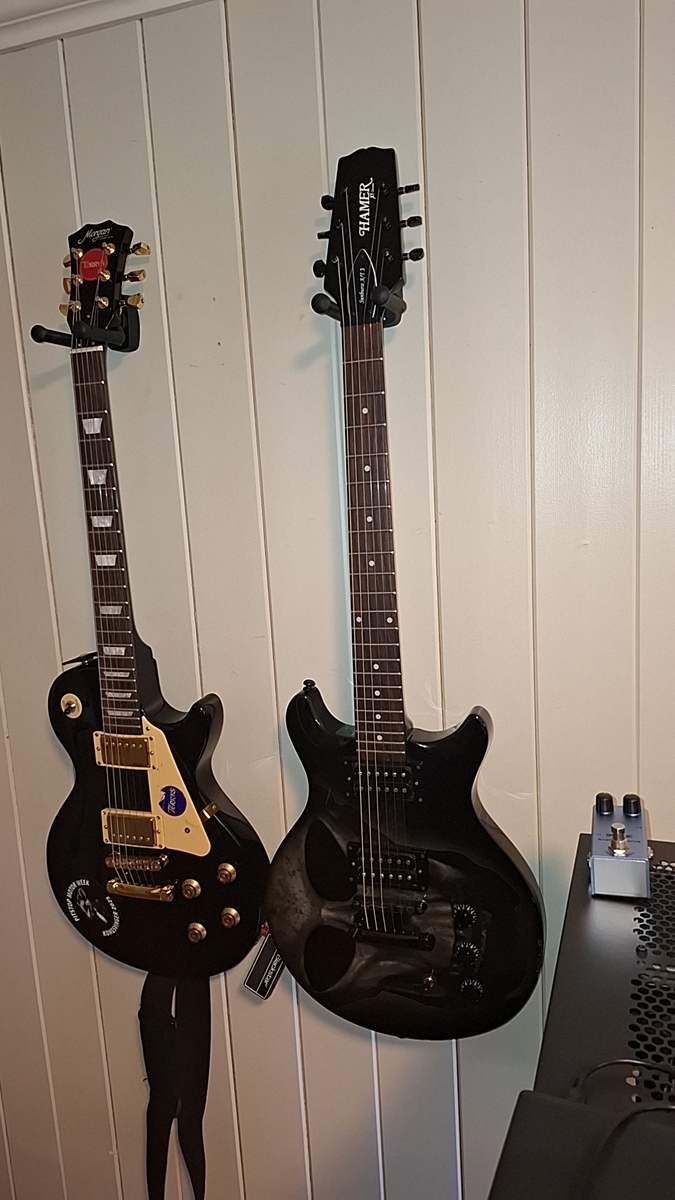Pedalboard by lars_gustav_larsson featuring Blackstar 2 Fly Amplug, Morgan Guitars (Norway) Legend Series LP 40 GP, and Hamer XT Series Skulls and 1 more piece of gear